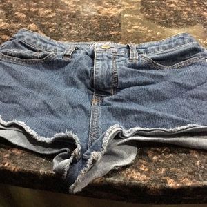 Wild fable shorts size 4